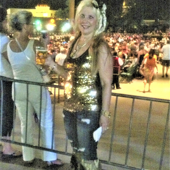 Meet your Posher, Kay - Picture 4 of 8